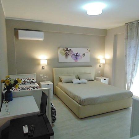 Attico Del Sole Bed & Breakfast Rometta Marea Exterior photo