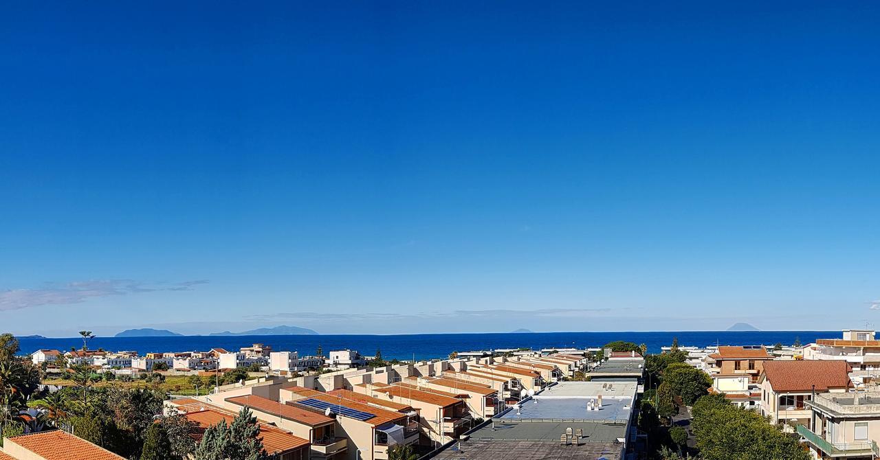 Attico Del Sole Bed & Breakfast Rometta Marea Exterior photo